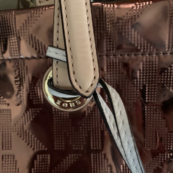 Michael Kors Signature Mirror Metallic Tote - Picture 14 of 14